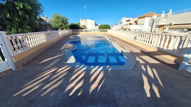 3 soverom Leilighet til salgs i Los Altos med svømmebasseng - € 239 900 (Ref: 10106516)