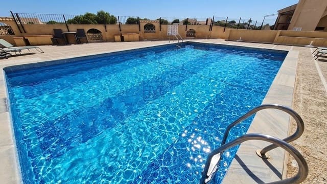 Casa de 3 habitaciones en Playa Flamenca, Orihuela en venta con piscina garaje - 200.000 € (Ref: 10109949)