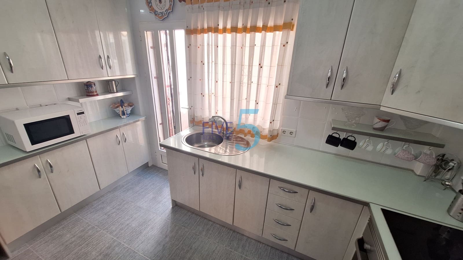 Casa de 3 habitaciones en Playa Flamenca en venta con piscina garaje - 200.000 € (Ref: 10109949)