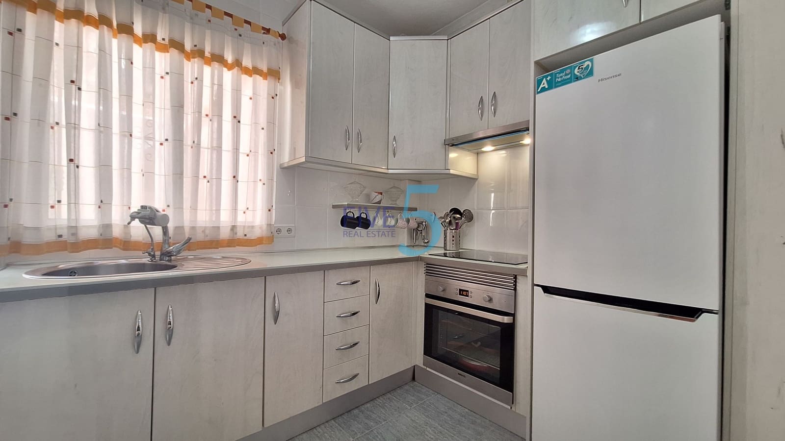 Casa de 3 habitaciones en Playa Flamenca en venta con piscina garaje - 200.000 € (Ref: 10109949)