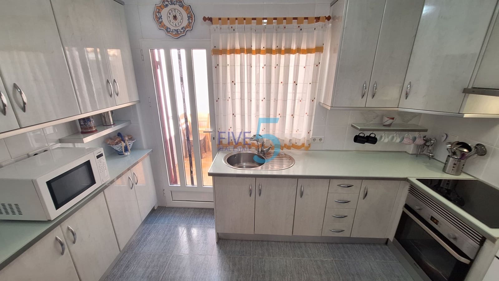 Casa de 3 habitaciones en Playa Flamenca en venta con piscina garaje - 200.000 € (Ref: 10109949)