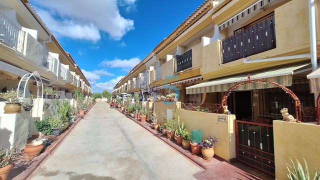 Casa de 3 habitaciones en Playa Flamenca, Orihuela en venta con piscina garaje - 200.000 € (Ref: 10109949)