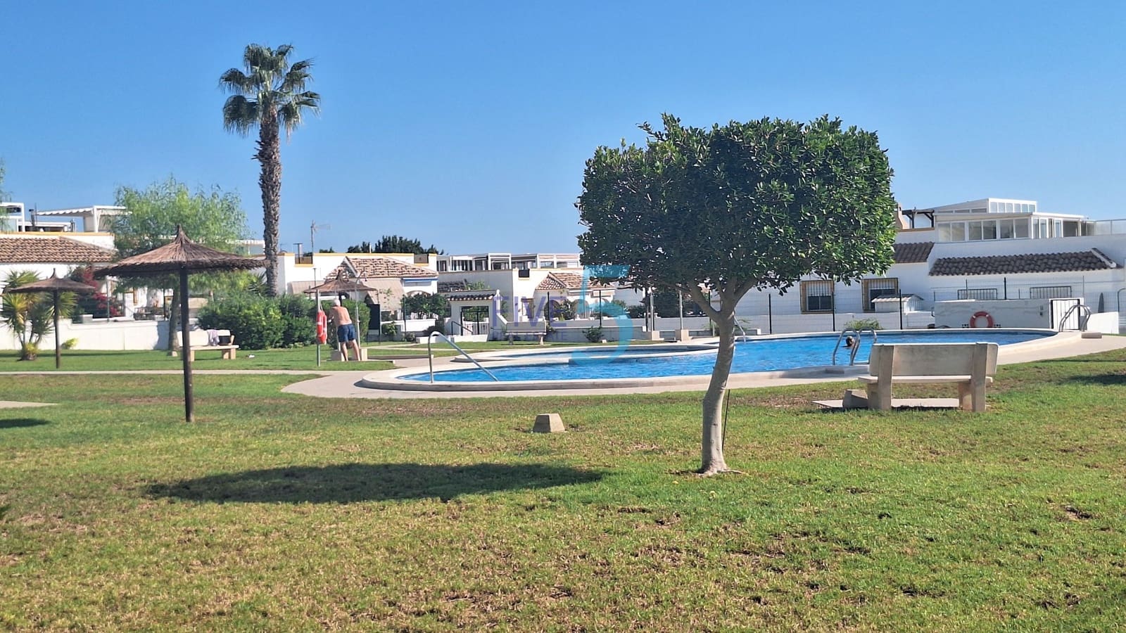 Pareado de 2 habitaciones en San Fulgencio en venta con piscina garaje - 220.000 € (Ref: 10110246)