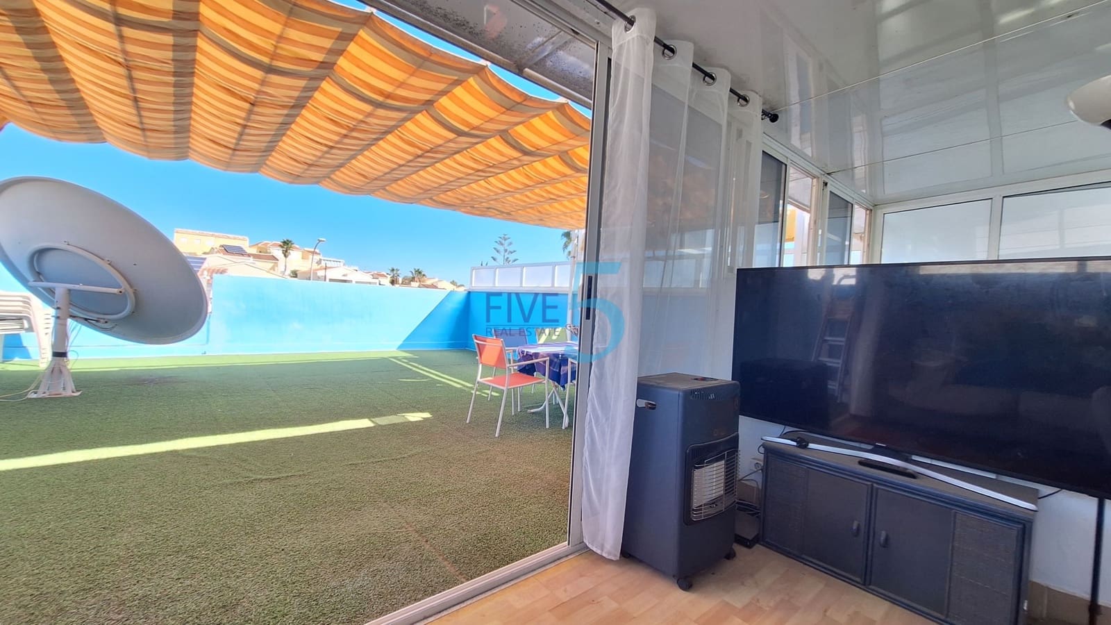 Pareado de 2 habitaciones en San Fulgencio en venta con piscina garaje - 220.000 € (Ref: 10110246)