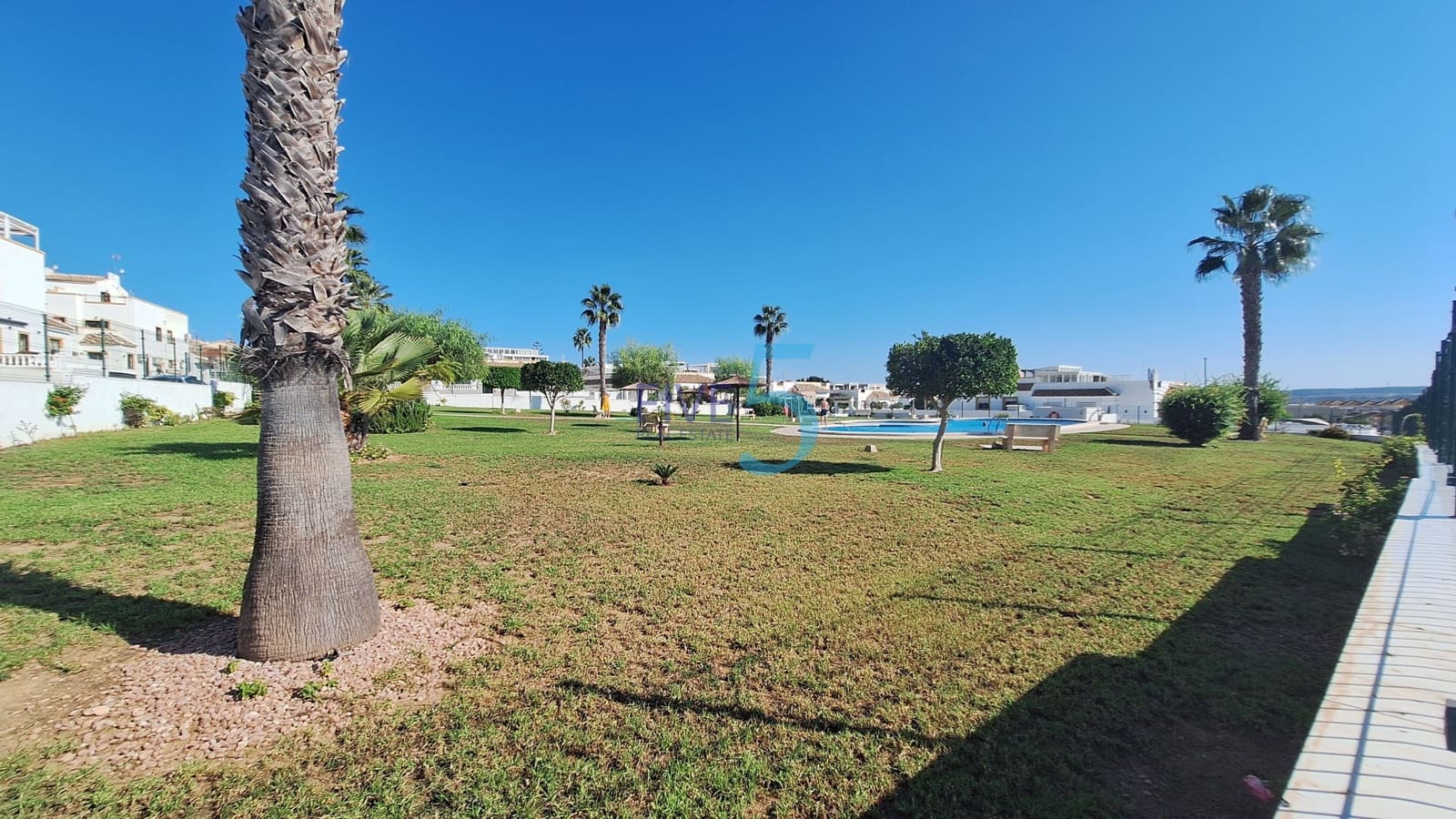 Pareado de 2 habitaciones en San Fulgencio en venta con piscina garaje - 220.000 € (Ref: 10110246)