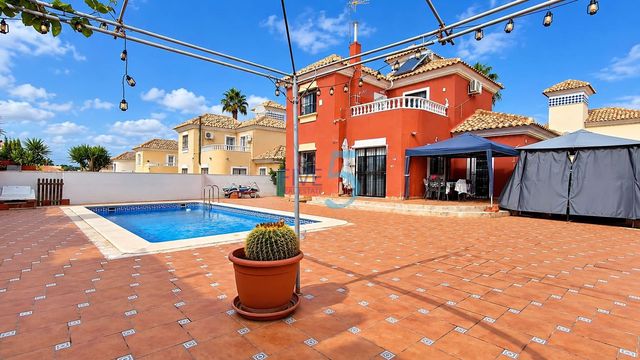 3 slaapkamer Villa te koop in Lo Crispin, Algorfa met zwembad garage - € 320.000 (Ref: 10114609)