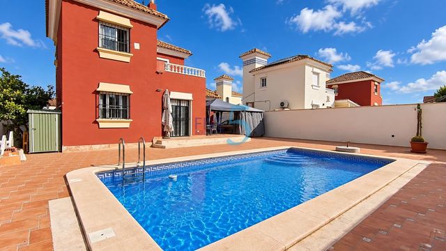 3 slaapkamer Villa te koop in Lo Crispin, Algorfa met zwembad garage - € 320.000 (Ref: 10114609)