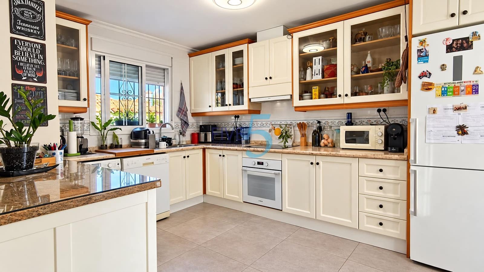 3 slaapkamer Villa te koop in Lo Crispin met zwembad garage - € 320.000 (Ref: 10114609)