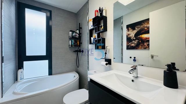 3 camera da letto Villa in vendita in Villamartin, Orihuela con piscina garage - 398.000 € (Rif: 10116038)