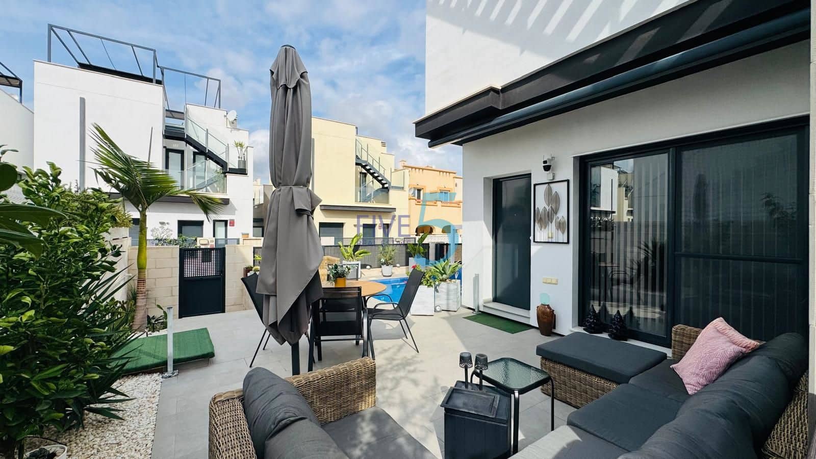 3 camera da letto Villa in vendita in Villamartin con piscina garage - 398.000 € (Rif: 10116038)