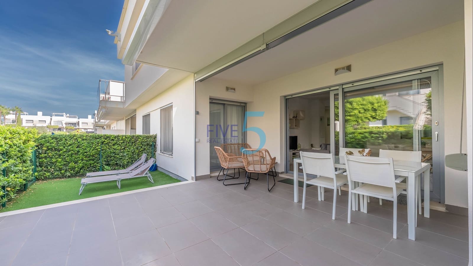 2 bedroom Apartment for sale in Vistabella with pool garage - € 249,995 (Ref: 10118602)