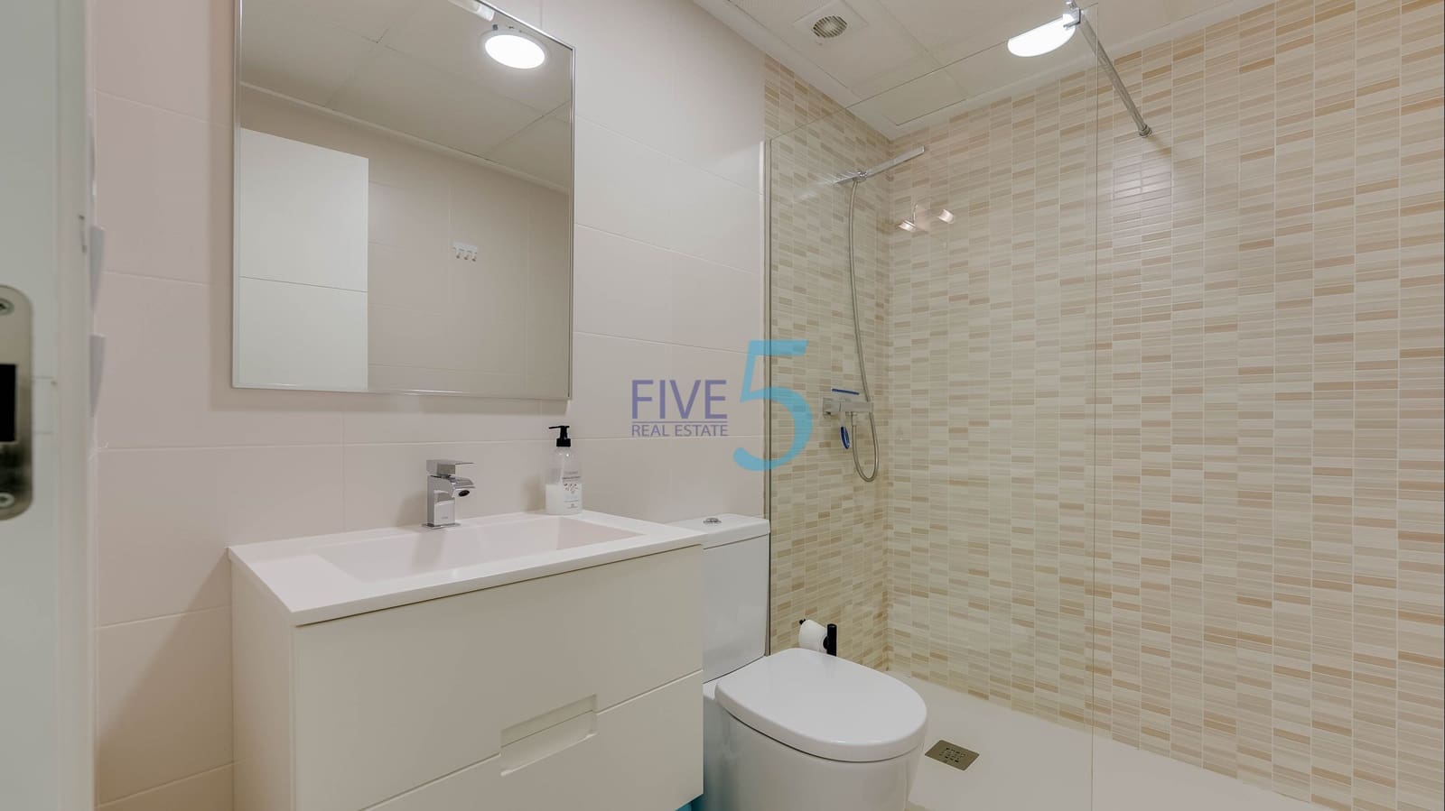 2 bedroom Apartment for sale in Vistabella with pool garage - € 249,995 (Ref: 10118602)