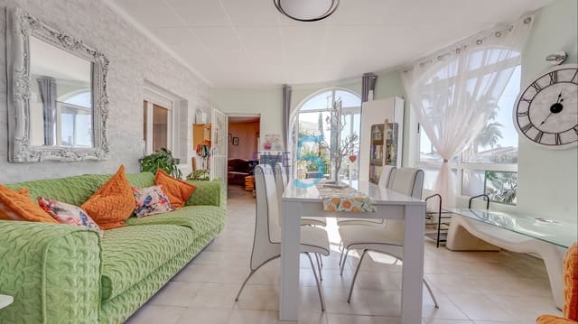 Chalet de 4 habitaciones en Torrevieja en venta con piscina garaje - 425.000 € (Ref: 10118603)