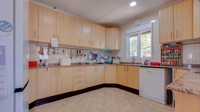 Chalet de 4 habitaciones en Torrevieja en venta con piscina garaje - 425.000 € (Ref: 10118603)