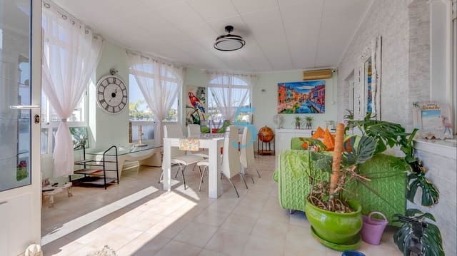 Chalet de 4 habitaciones en Torrevieja en venta con piscina garaje - 425.000 € (Ref: 10118603)