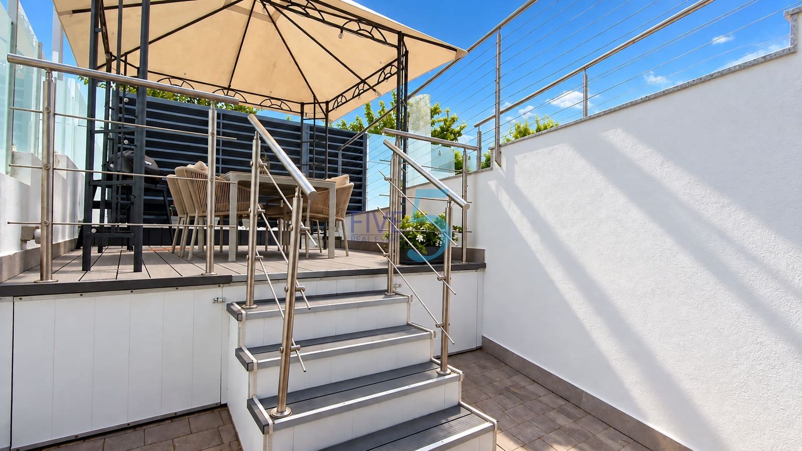3 soveværelse Villa til salg i Daya Nueva med swimmingpool - € 325.000 (Ref: 10120601)