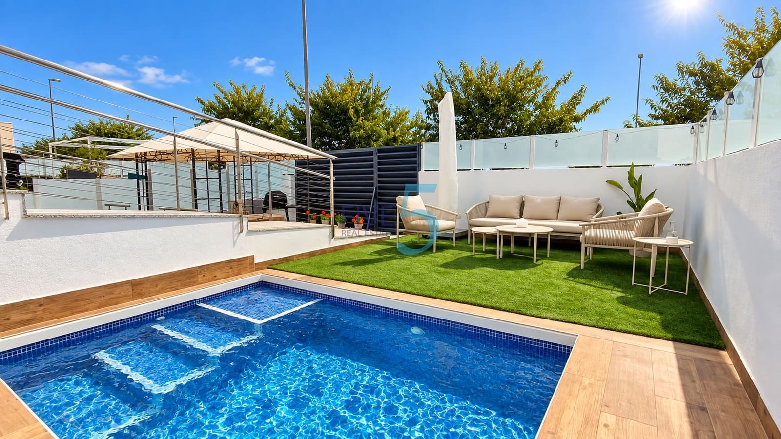 3 soveværelse Villa til salg i Daya Nueva med swimmingpool - € 325.000 (Ref: 10120601)