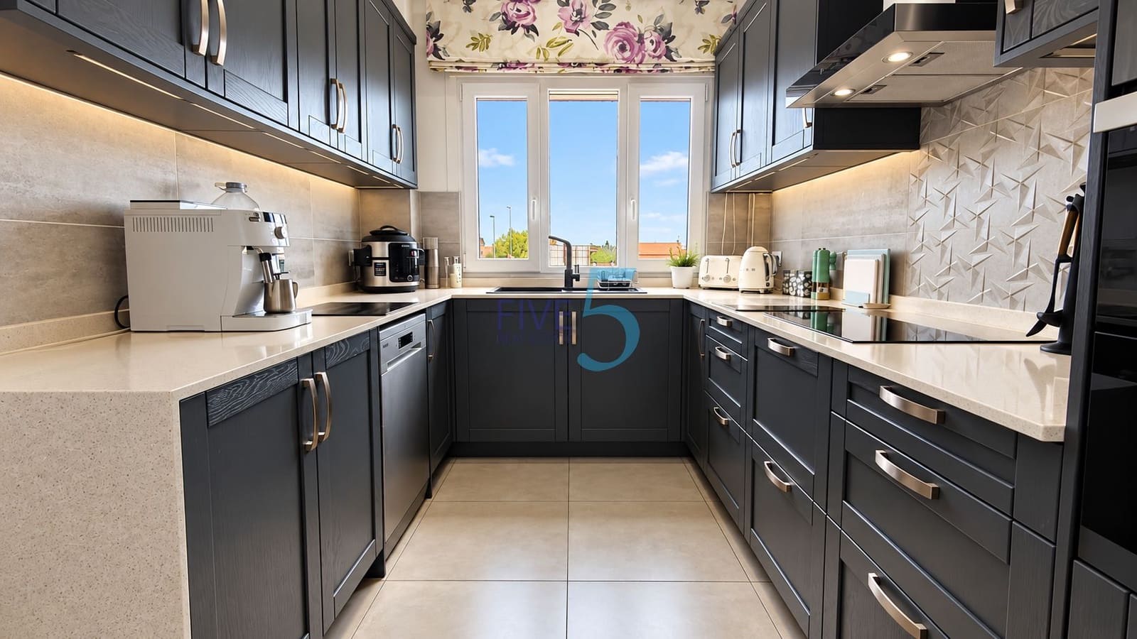 3 soveværelse Villa til salg i Daya Nueva med swimmingpool - € 325.000 (Ref: 10120601)