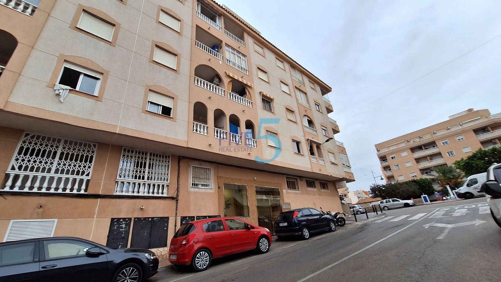 2 sypialnia Apartament na sprzedaż w Torrevieja z basenem - 124 000 € (Ref: 10121168)