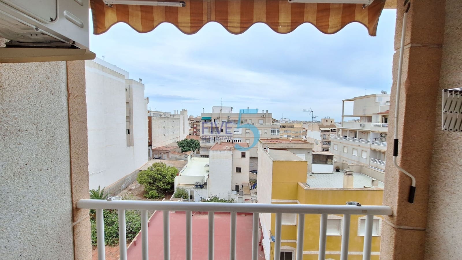 2 sypialnia Apartament na sprzedaż w Torrevieja z basenem - 124 000 € (Ref: 10121168)