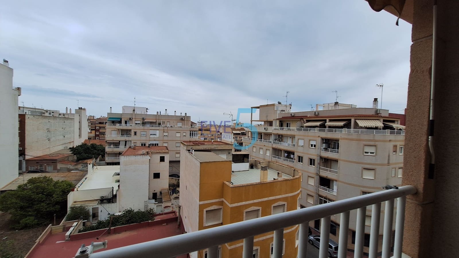 2 sypialnia Apartament na sprzedaż w Torrevieja z basenem - 124 000 € (Ref: 10121168)