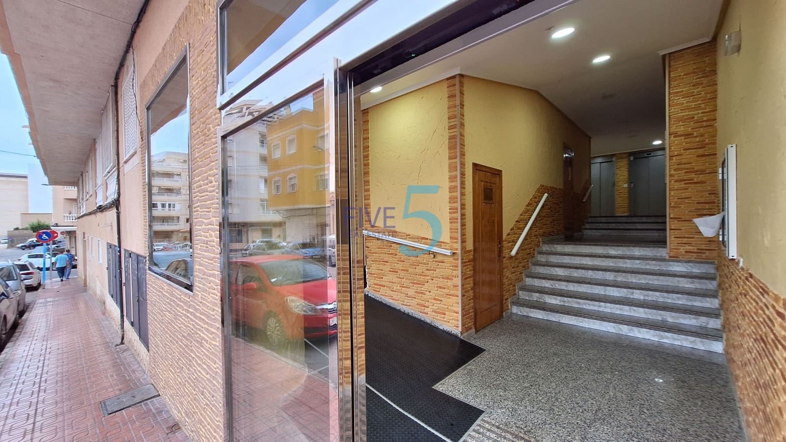 2 sypialnia Apartament na sprzedaż w Torrevieja z basenem - 124 000 € (Ref: 10121168)