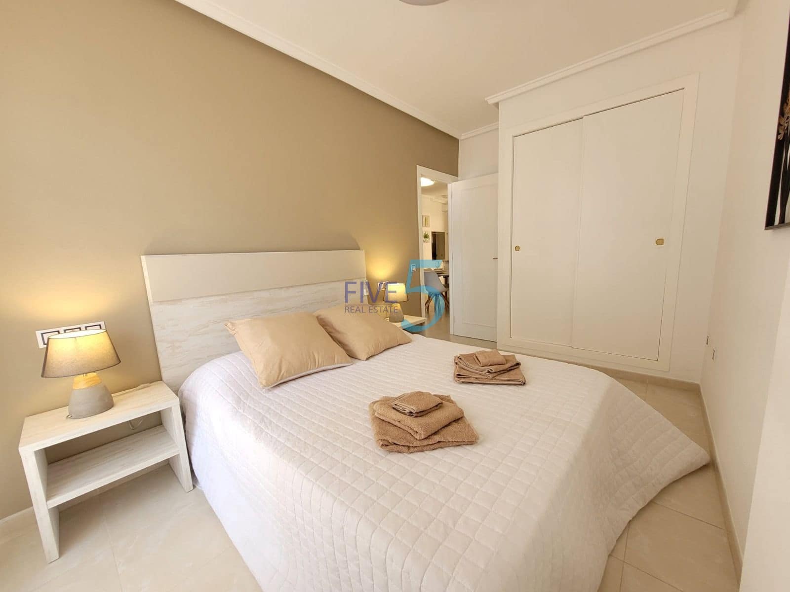 2 quarto Apartamento para venda em Torrevieja com piscina - 165 000 € (Ref: 10124677)