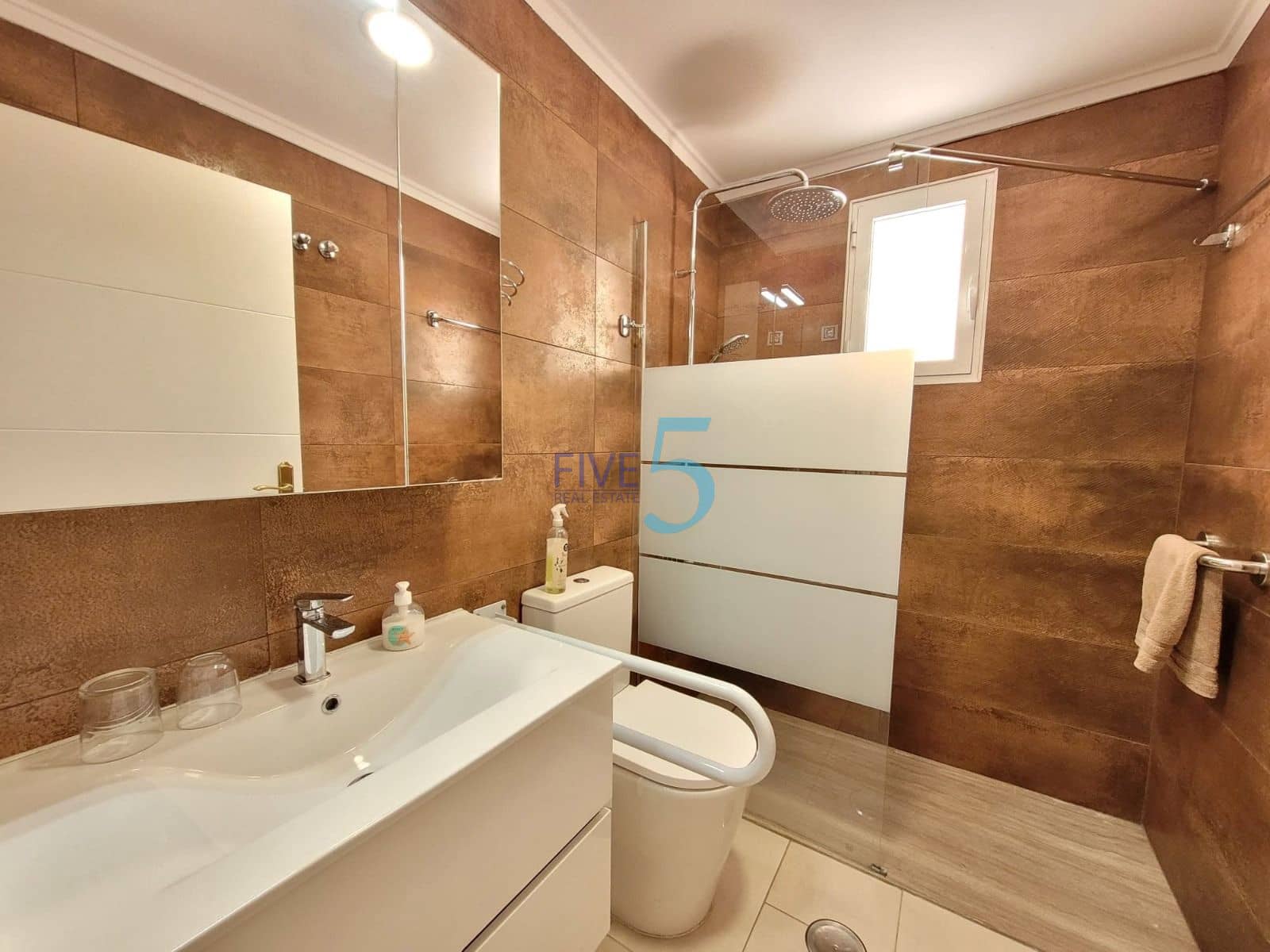 2 quarto Apartamento para venda em Torrevieja com piscina - 165 000 € (Ref: 10124677)