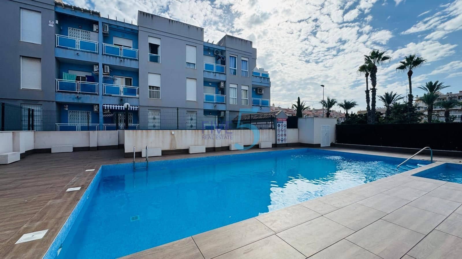 2 quarto Apartamento para venda em Torrevieja com piscina - 165 000 € (Ref: 10124677)