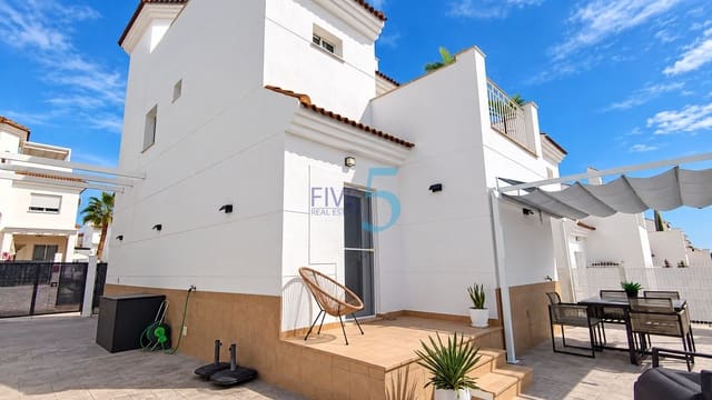 2 soveværelse Villa til salg i San Fulgencio med swimmingpool garage - € 360.000 (Ref: 10130514)