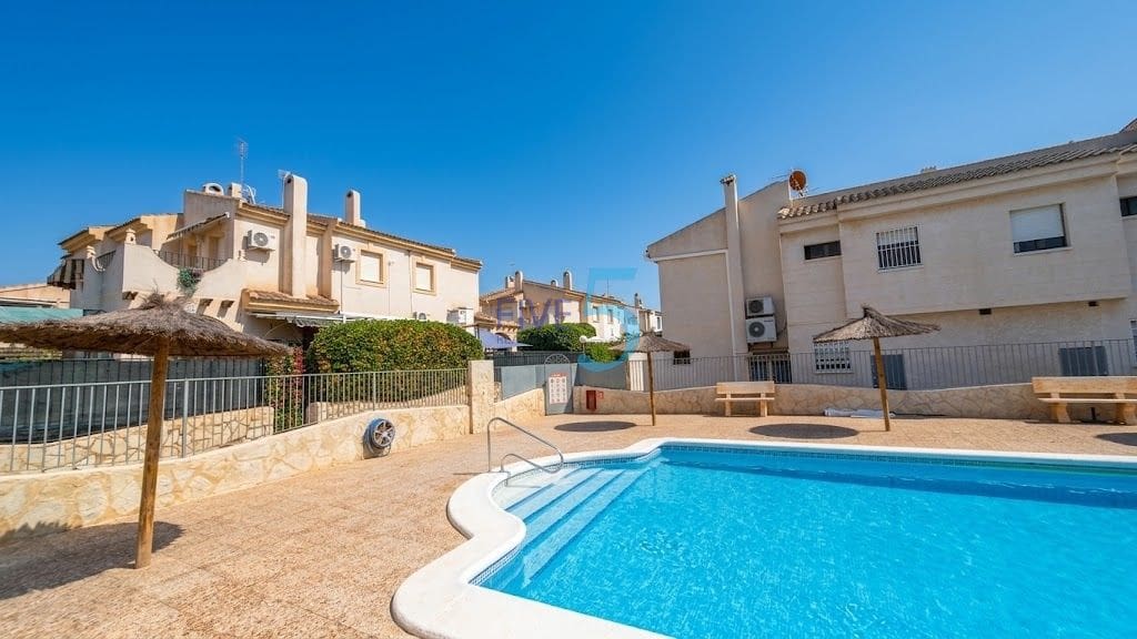 2 slaapkamer Halfvrijstaande villa te koop in San Fulgencio met zwembad garage - € 148.000 (Ref: 10130515)