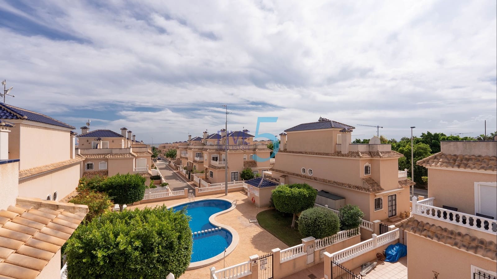 3 bedroom Townhouse for sale in Torre de la Horadada with pool garage - € 289,000 (Ref: 10130671)