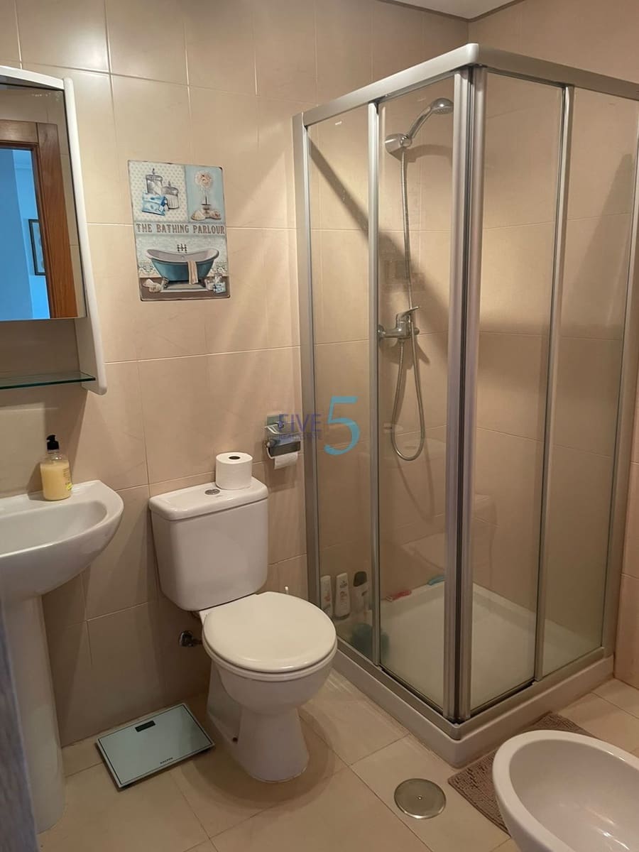 2 makuuhuone Omakotitalo myytävänä paikassa La Torre Golf Resort mukana uima-altaan 
autotalli - 240 000 € (Ref: 10132158)