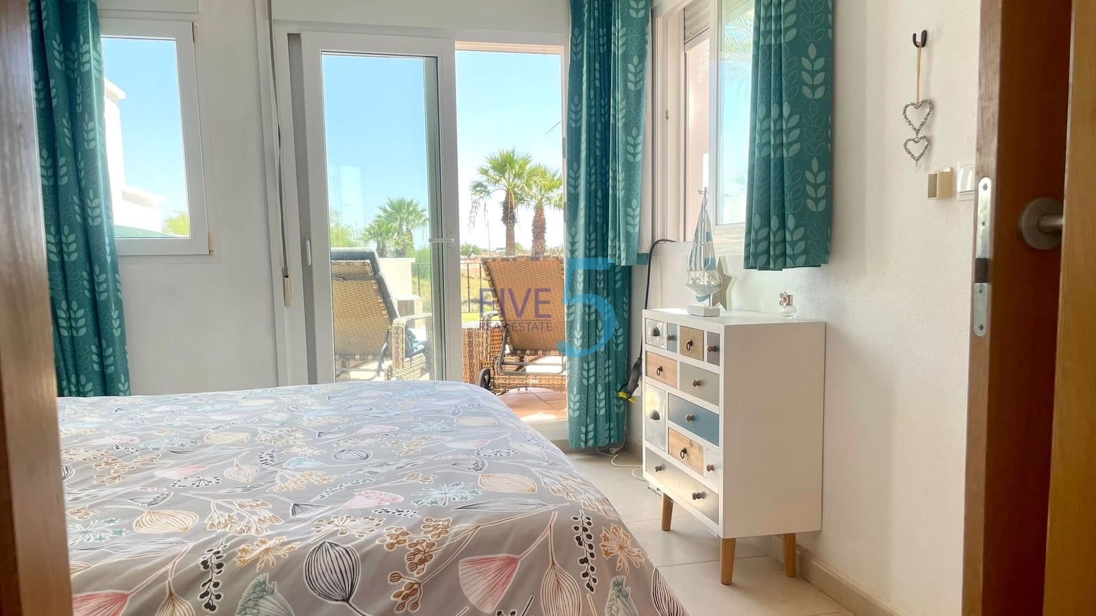 2 makuuhuone Omakotitalo myytävänä paikassa La Torre Golf Resort mukana uima-altaan 
autotalli - 240 000 € (Ref: 10132158)