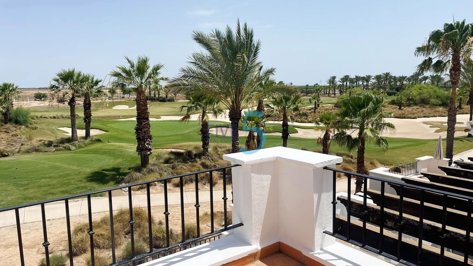 2 makuuhuone Omakotitalo myytävänä paikassa La Torre Golf Resort mukana uima-altaan 
autotalli - 240 000 € (Ref: 10132158)