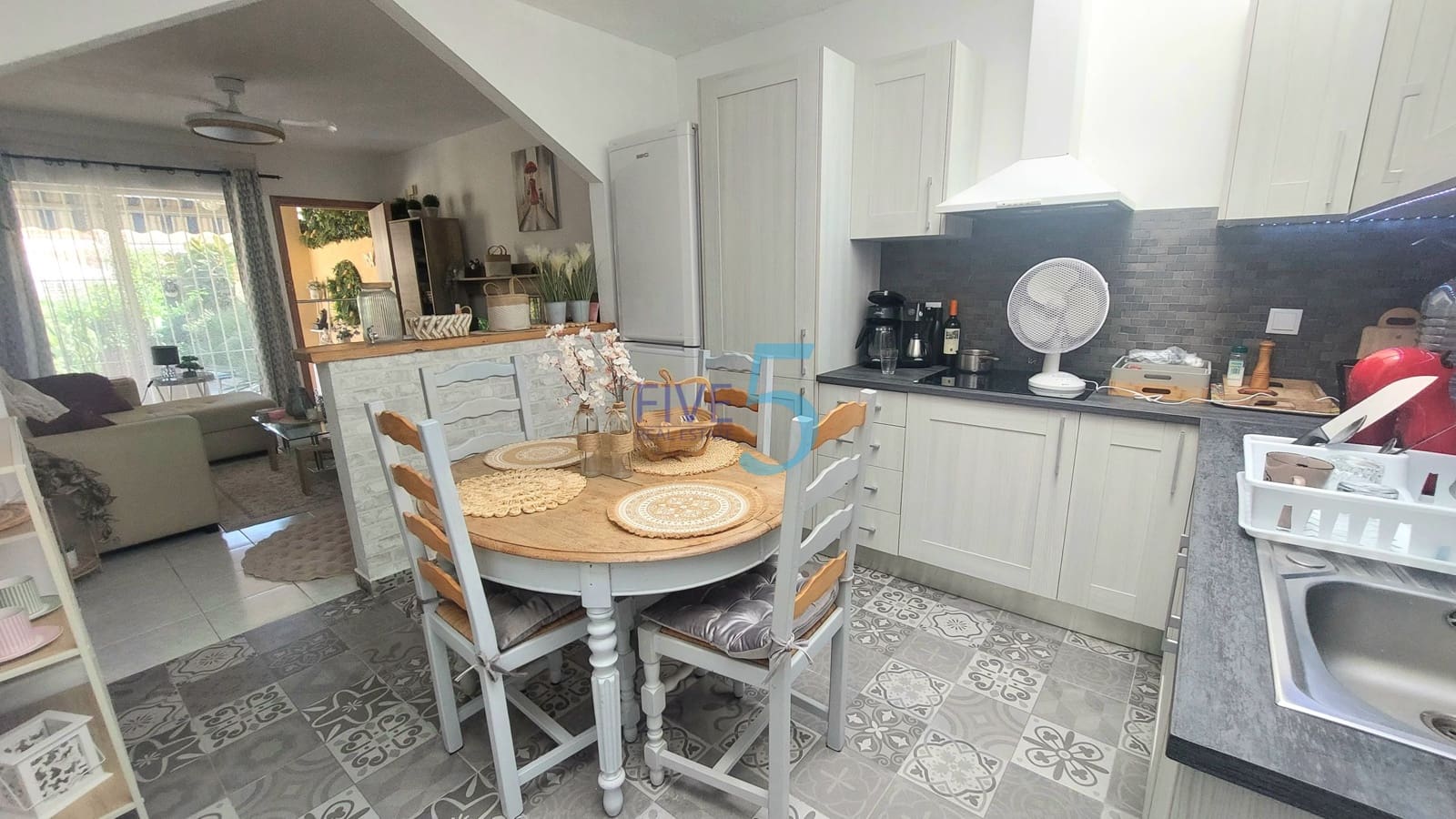 Pareado de 2 habitaciones en Torrevieja en venta con garaje - 178.000 € (Ref: 10135054)