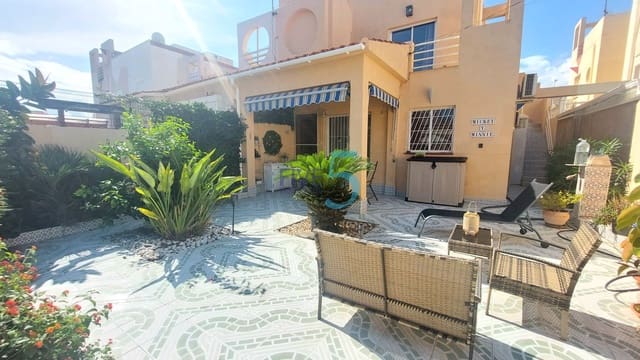 Pareado de 2 habitaciones en Torrevieja en venta con garaje - 178.000 € (Ref: 10135054)