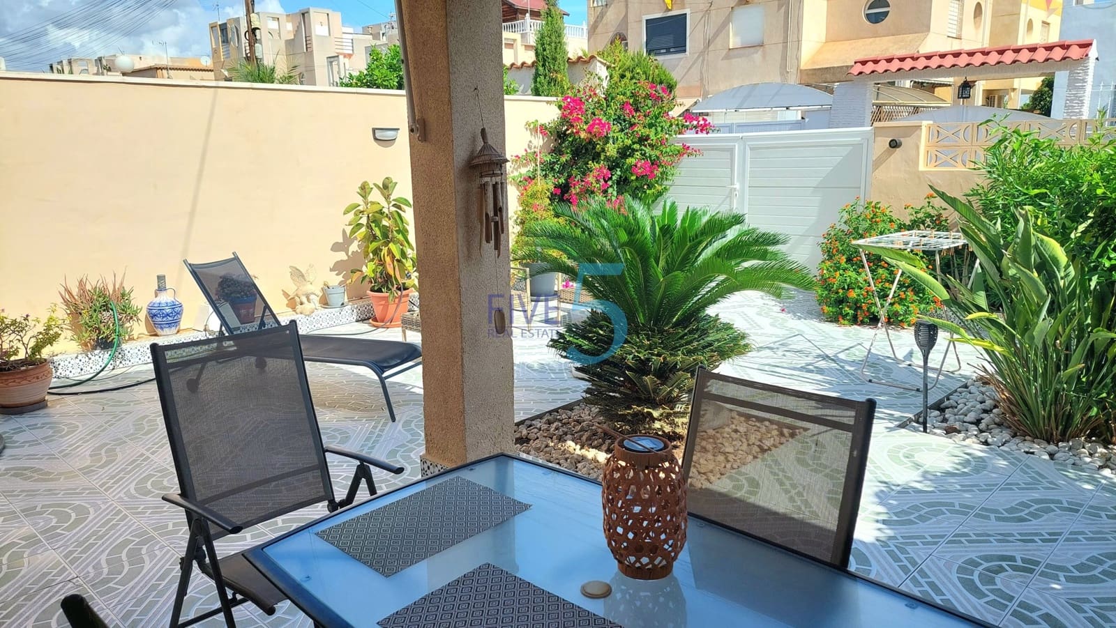 Pareado de 2 habitaciones en Torrevieja en venta con garaje - 178.000 € (Ref: 10135054)