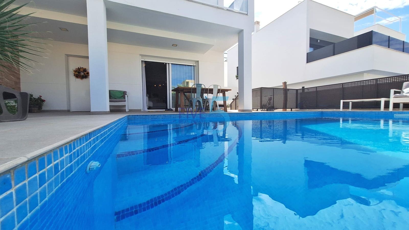 4 slaapkamer Villa te koop in San Pedro del Pinatar met zwembad garage - € 595.000 (Ref: 10135328)