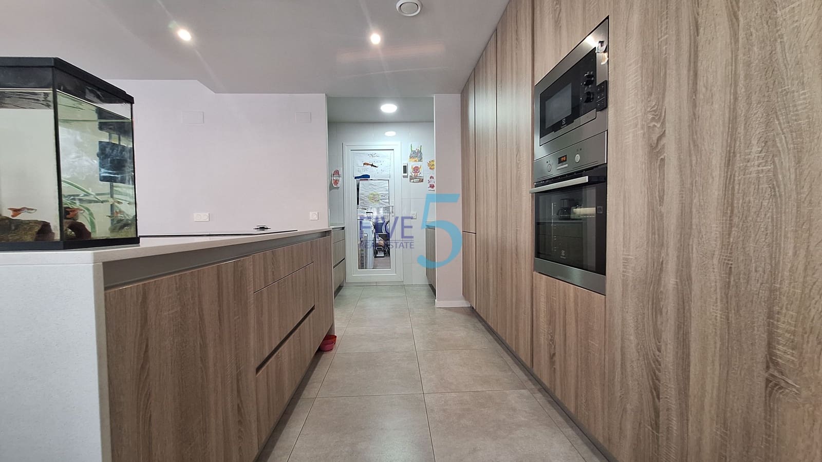 4 slaapkamer Villa te koop in San Pedro del Pinatar met zwembad garage - € 595.000 (Ref: 10135328)