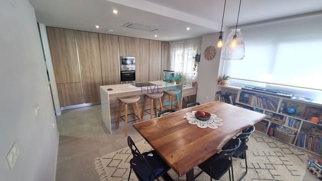 4 slaapkamer Villa te koop in San Pedro del Pinatar met zwembad garage - € 595.000 (Ref: 10135328)