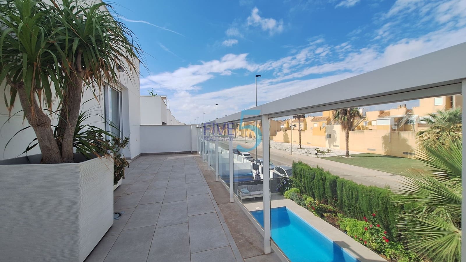 4 slaapkamer Villa te koop in San Pedro del Pinatar met zwembad garage - € 595.000 (Ref: 10135328)