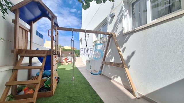 4 slaapkamer Villa te koop in San Pedro del Pinatar met zwembad garage - € 595.000 (Ref: 10135328)