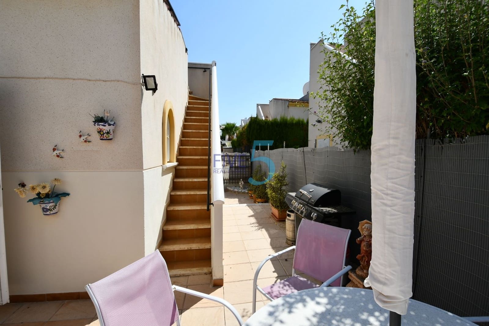 3 bedroom Villa for sale in Rojales with pool garage - € 285,000 (Ref: 10135329)