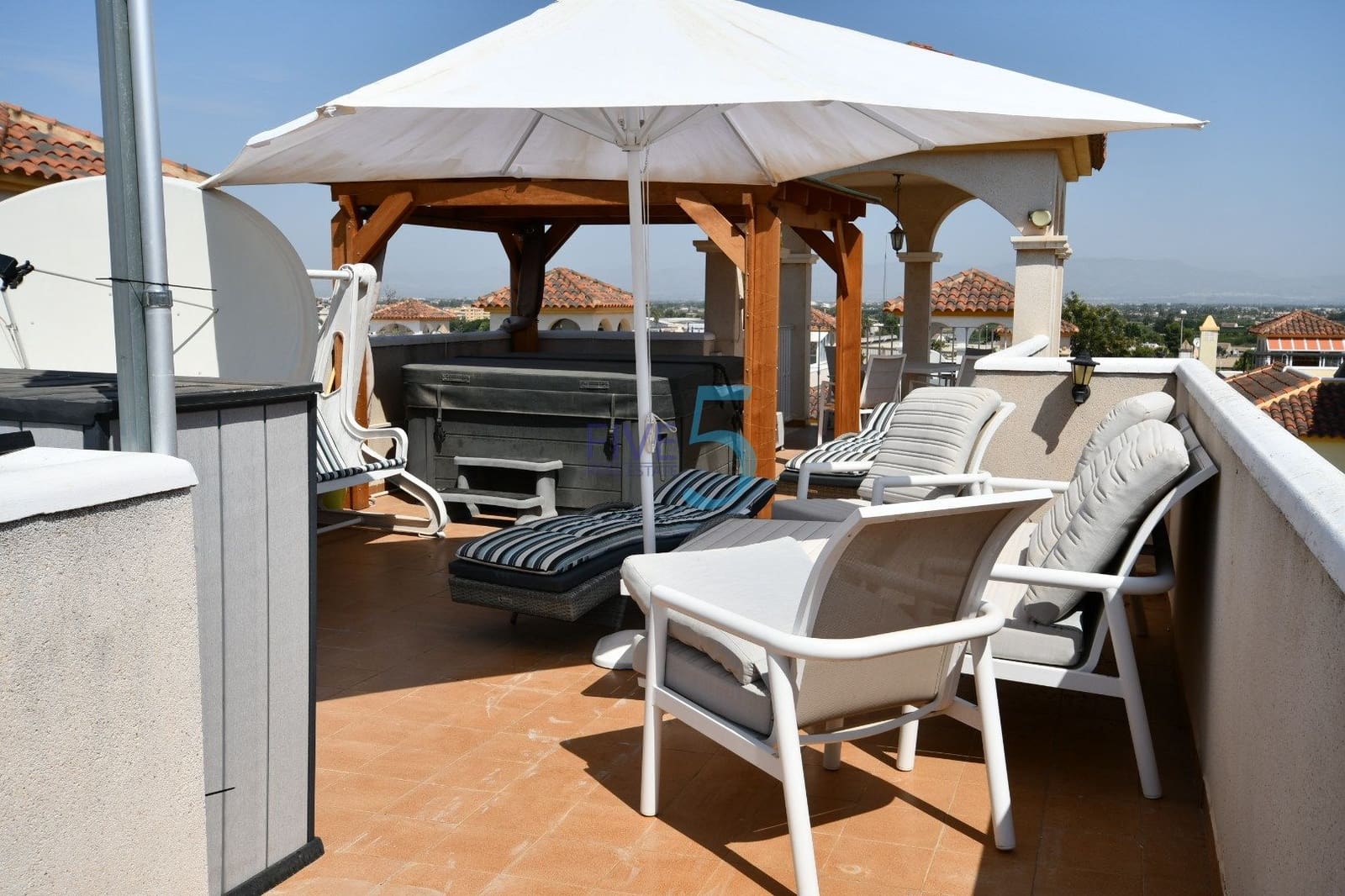 3 bedroom Villa for sale in Rojales with pool garage - € 285,000 (Ref: 10135329)