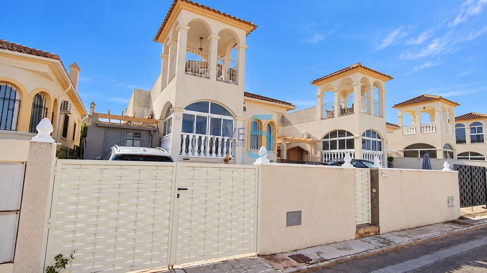 3 bedroom Villa for sale in Rojales with pool garage - € 285,000 (Ref: 10135329)