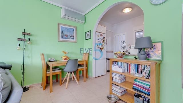 2 soverom Hus til salgs i Villamartin, Orihuela med svømmebasseng - € 195 000 (Ref: 10138874)