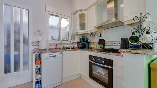 2 soverom Hus til salgs i Villamartin, Orihuela med svømmebasseng - € 195 000 (Ref: 10138874)