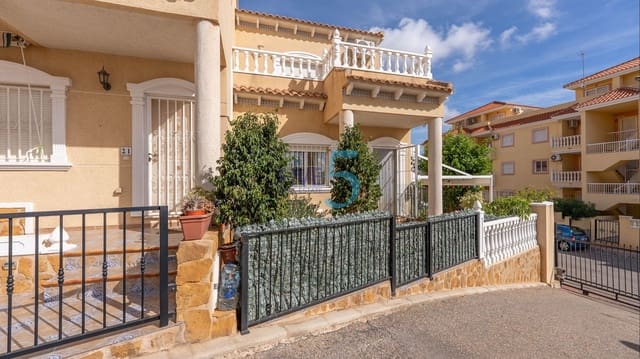 2 soverom Hus til salgs i Villamartin, Orihuela med svømmebasseng - € 195 000 (Ref: 10138874)