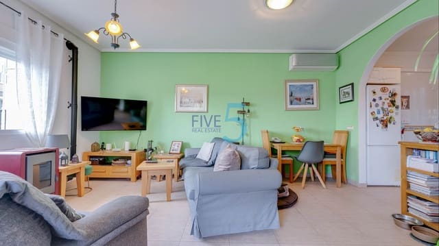 2 soverom Hus til salgs i Villamartin, Orihuela med svømmebasseng - € 195 000 (Ref: 10138874)